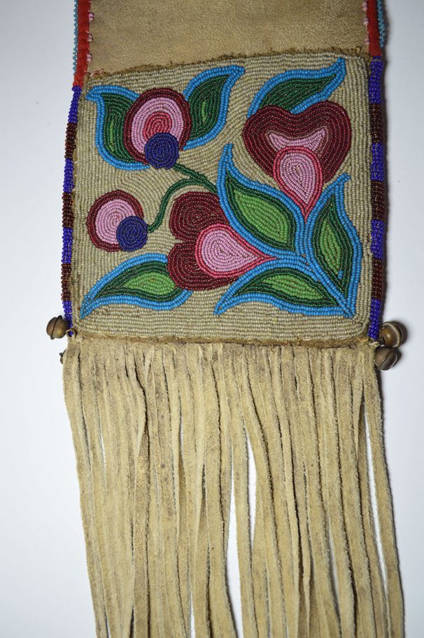 Native American Ojibwe beaded Pipe bag-SOLD - tribalartantiques.com